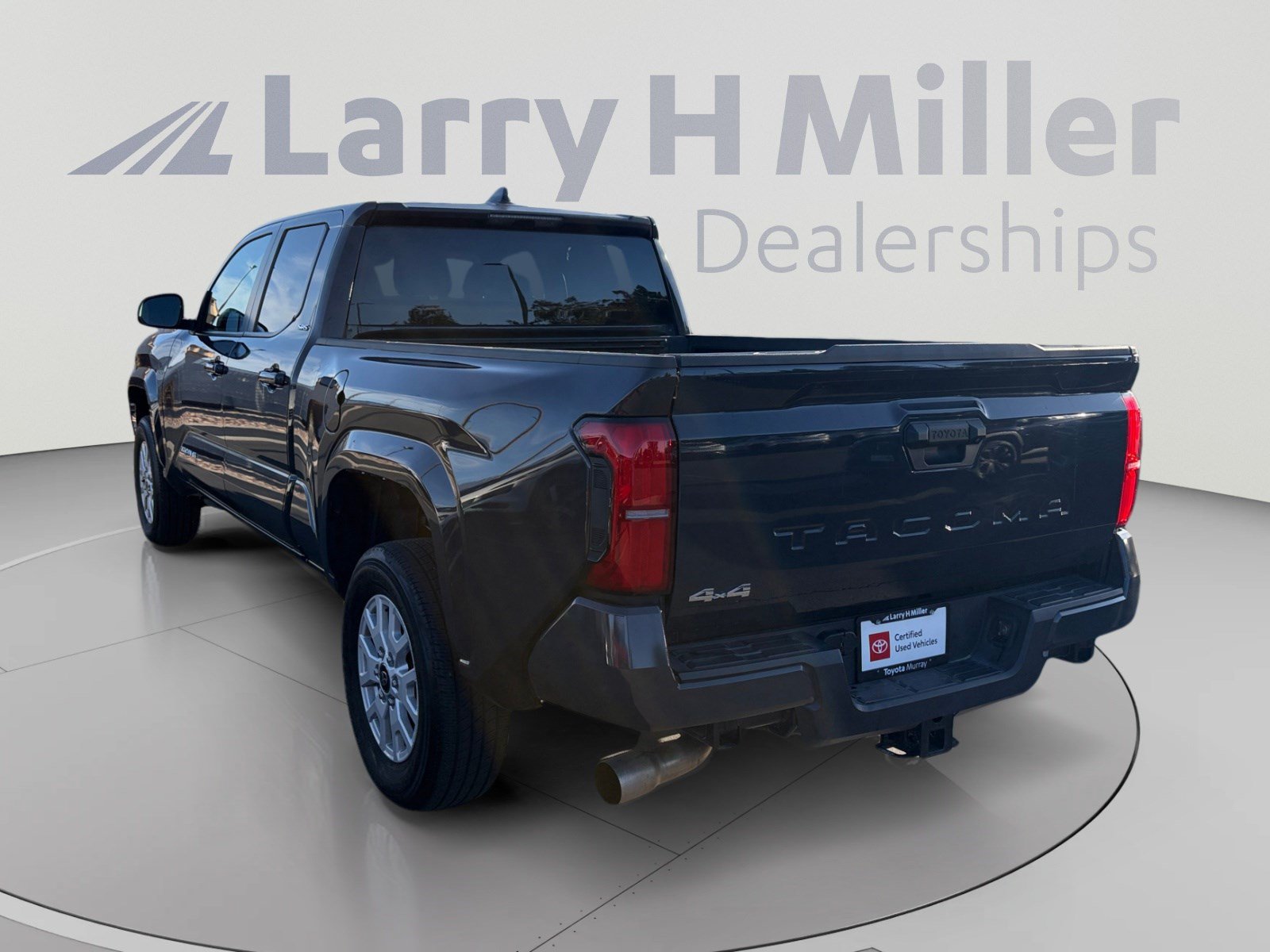 Certified 2025 Toyota Tacoma SR5 AWD/4WD image 3