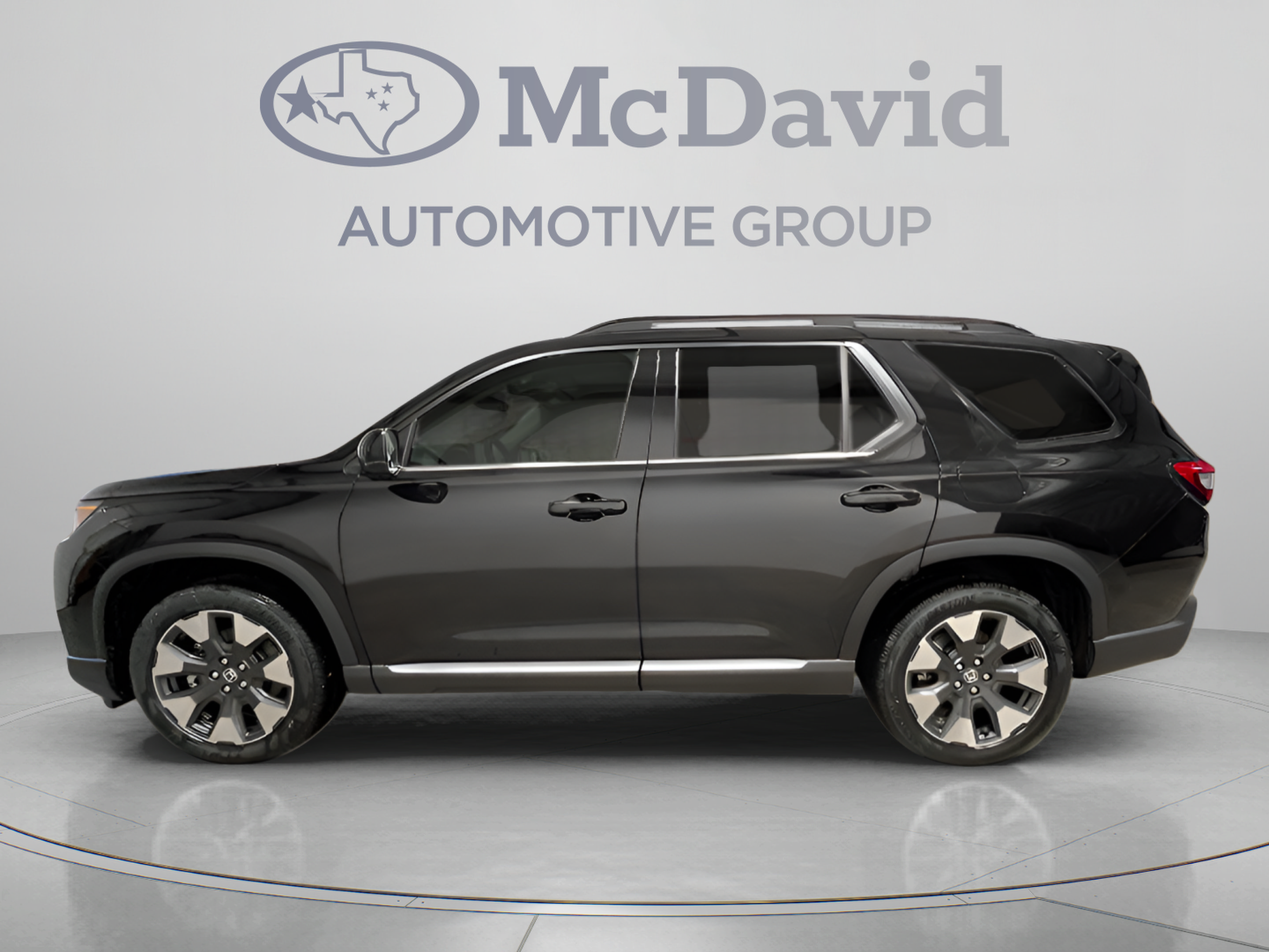 New 2026 Honda Pilot Touring image 2