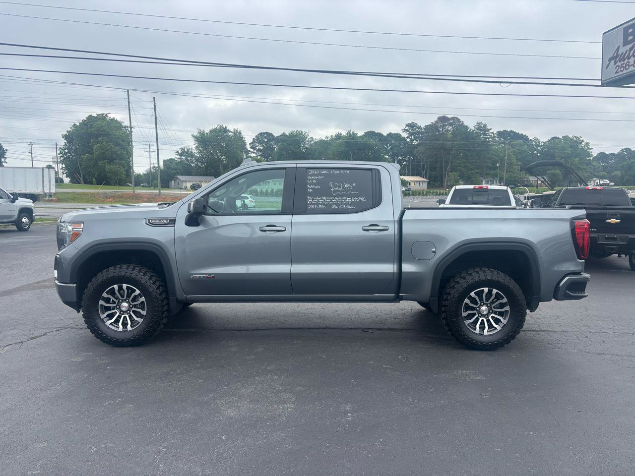 Used 2020 GMC Sierra 1500 AT4 w/ AT4 Preferred Package AWD/4WD image 9