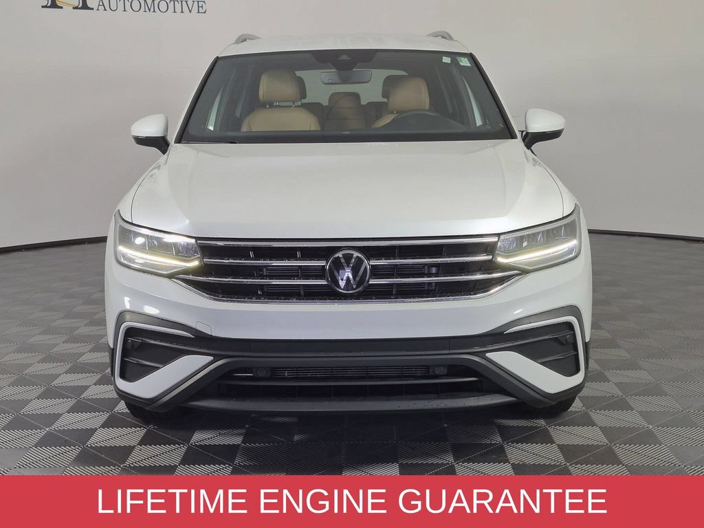 Used 2023 Volkswagen Tiguan SE FWD image 3