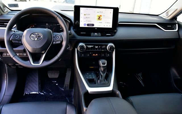 Certified 2023 Toyota RAV4 XLE Premium AWD/4WD image 17