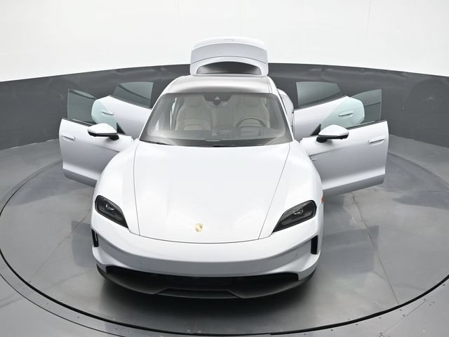 Used 2025 Porsche Taycan RWD image 33