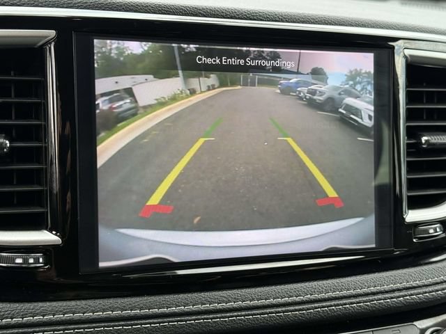 Used 2024 Chrysler Pacifica Limited FWD image 16