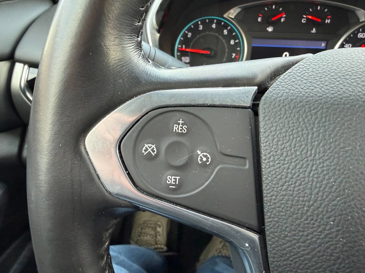 Used 2021 Chevrolet Traverse LT w/ LPO, Blackout Package image 25