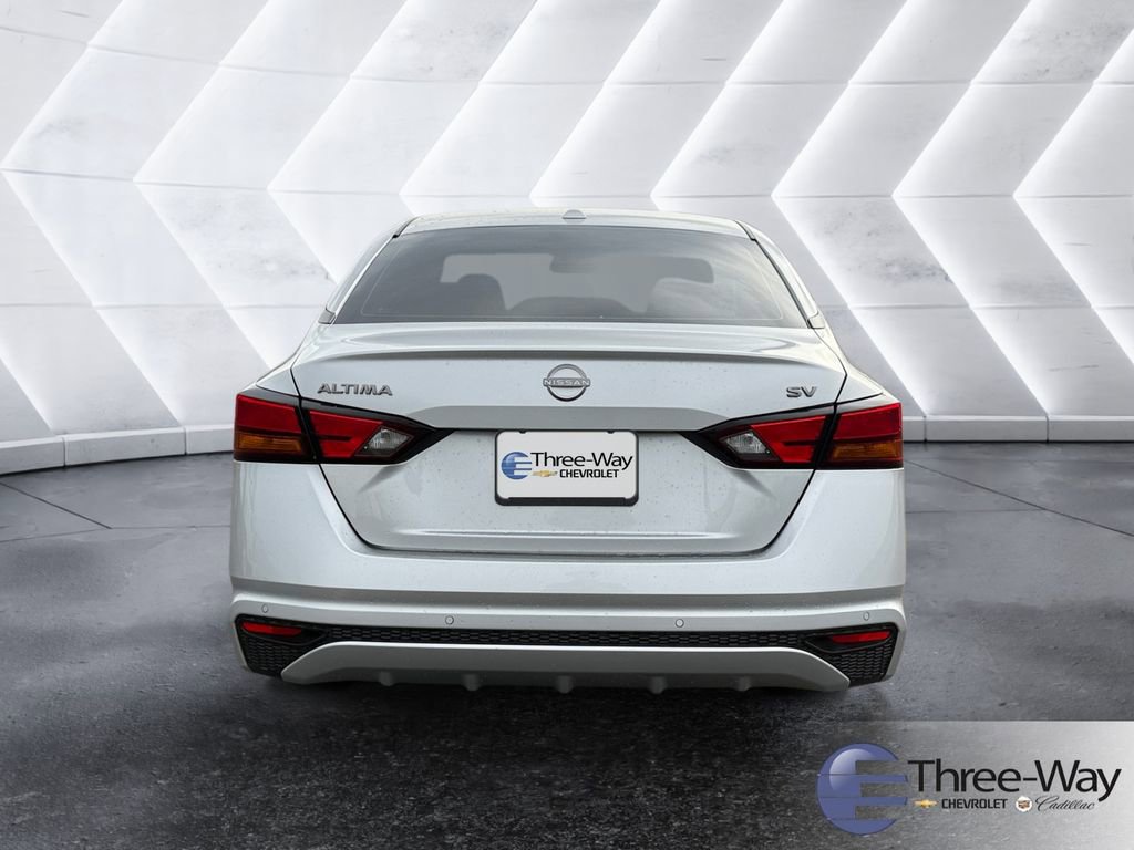 Used 2024 Nissan Altima 2.5 SV image 4