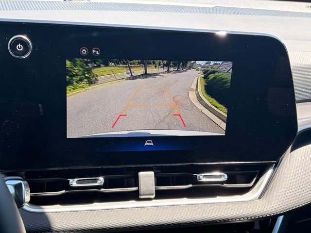 Used 2026 Chevrolet Equinox LT AWD/4WD image 3