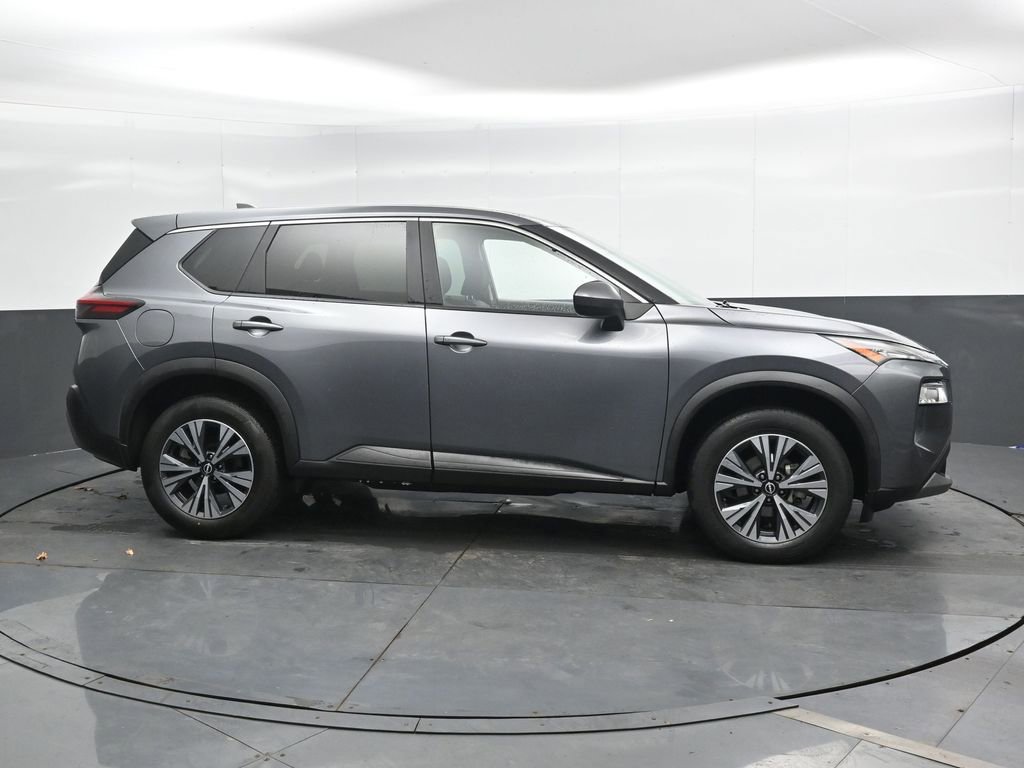 Used 2023 Nissan Rogue SV image 5
