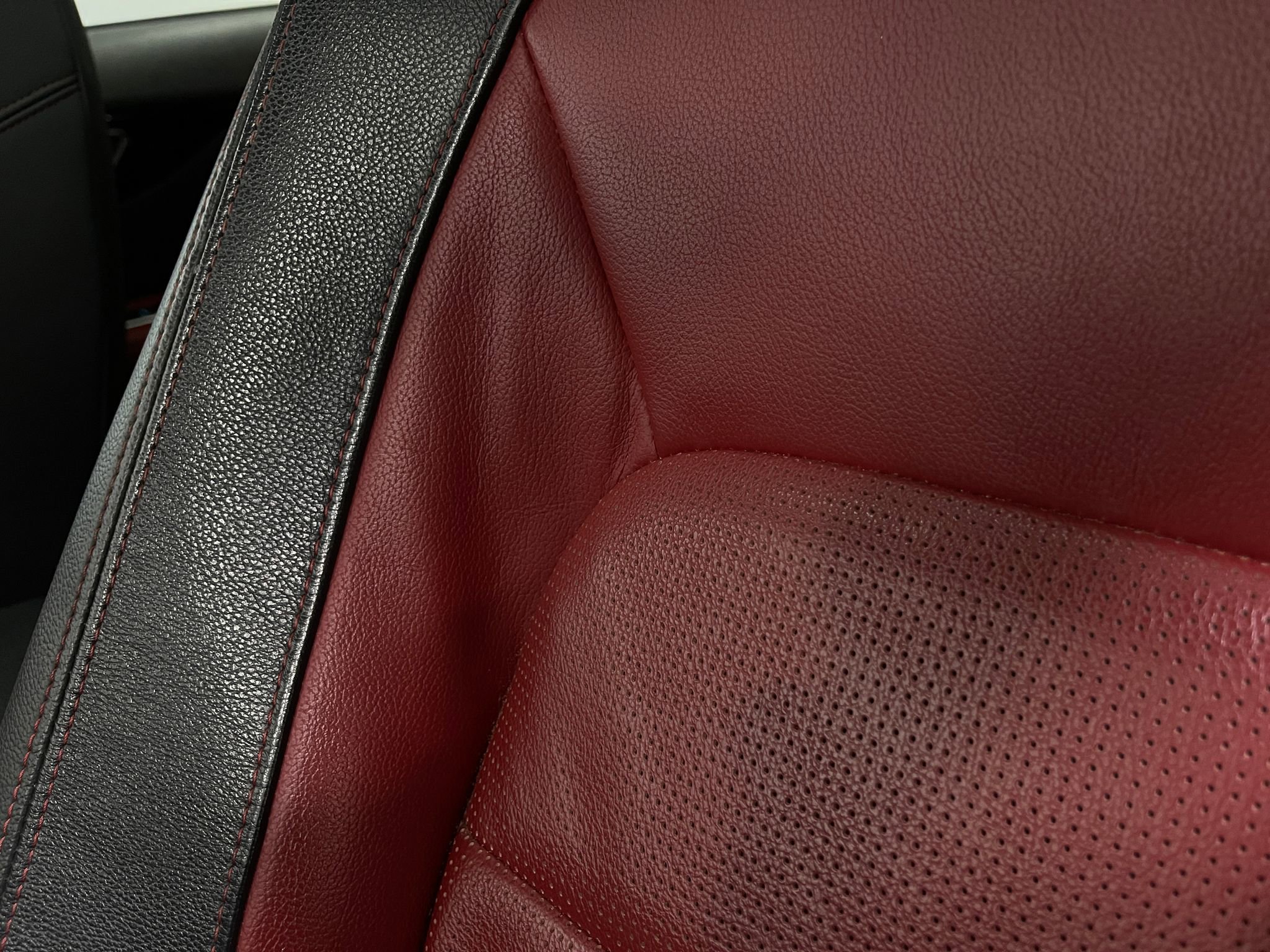 Used 2017 Jaguar F-PACE R-Sport image 17