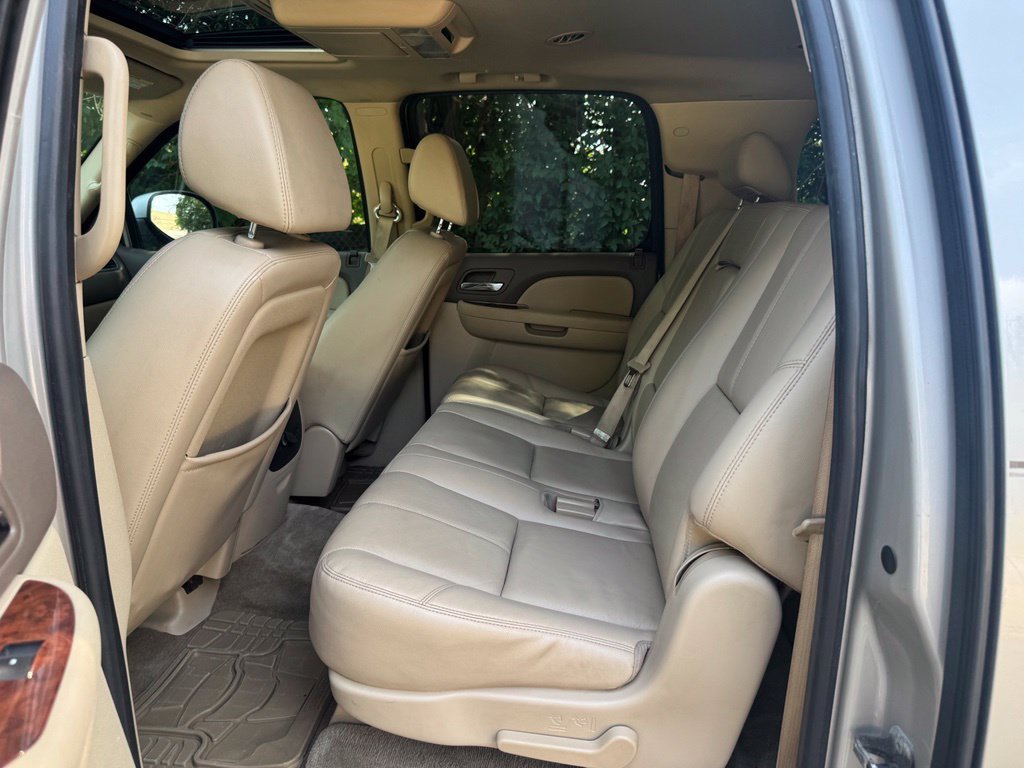 Used 2009 Chevrolet Suburban LT AWD/4WD image 16