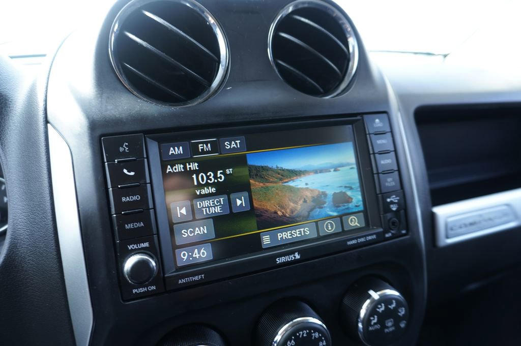 Used 2016 Jeep Compass Latitude image 16