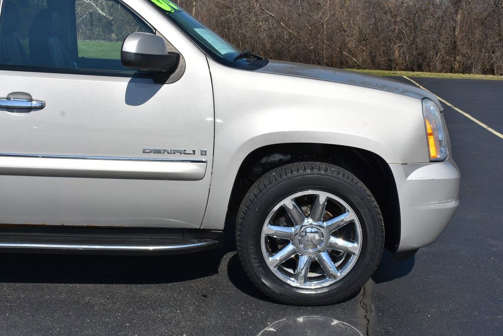 Used 2008 GMC Yukon Denali image 3