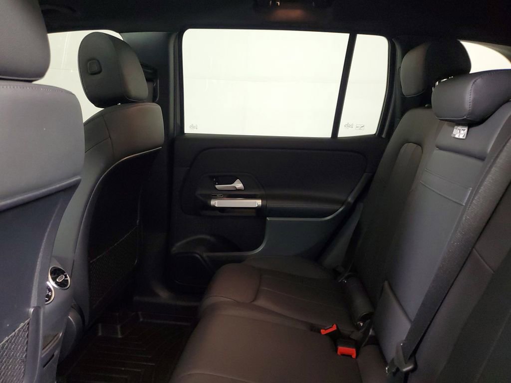 Used 2023 Mercedes-Benz GLB 250 image 11