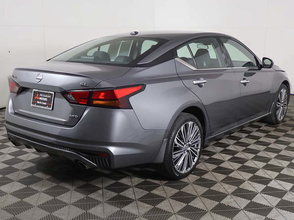 Used 2024 Nissan Altima 2.5 SL AWD/4WD image 11