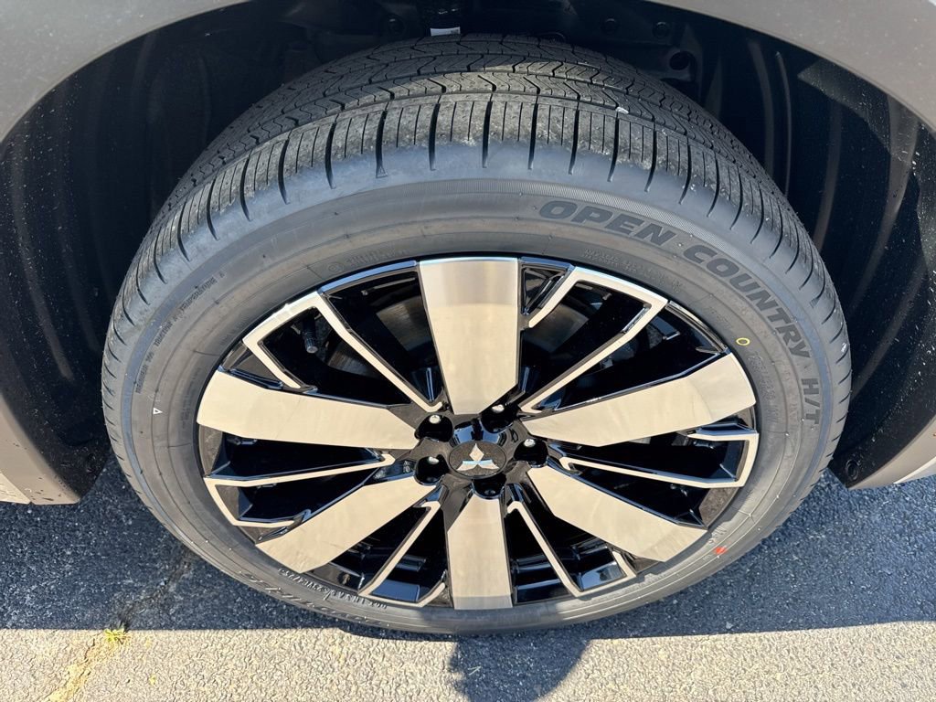 New 2026 Mitsubishi Outlander SEL FWD image 40