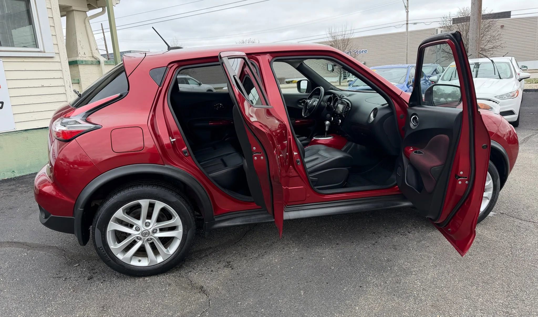 Used 2015 Nissan Juke SL image 27