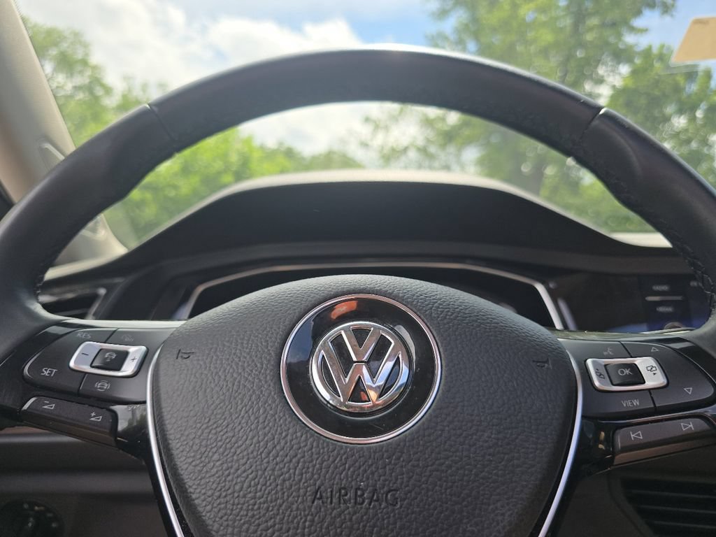 Used 2019 Volkswagen Jetta SEL FWD image 26