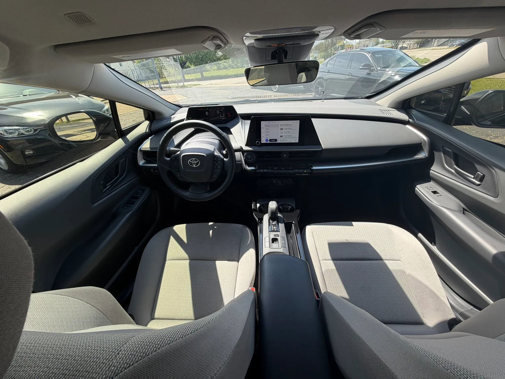 Used 2024 Toyota Prius LE FWD image 14