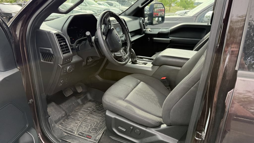 Used 2019 Ford F150 XLT w/ Equipment Group 302A Luxury AWD/4WD image 3