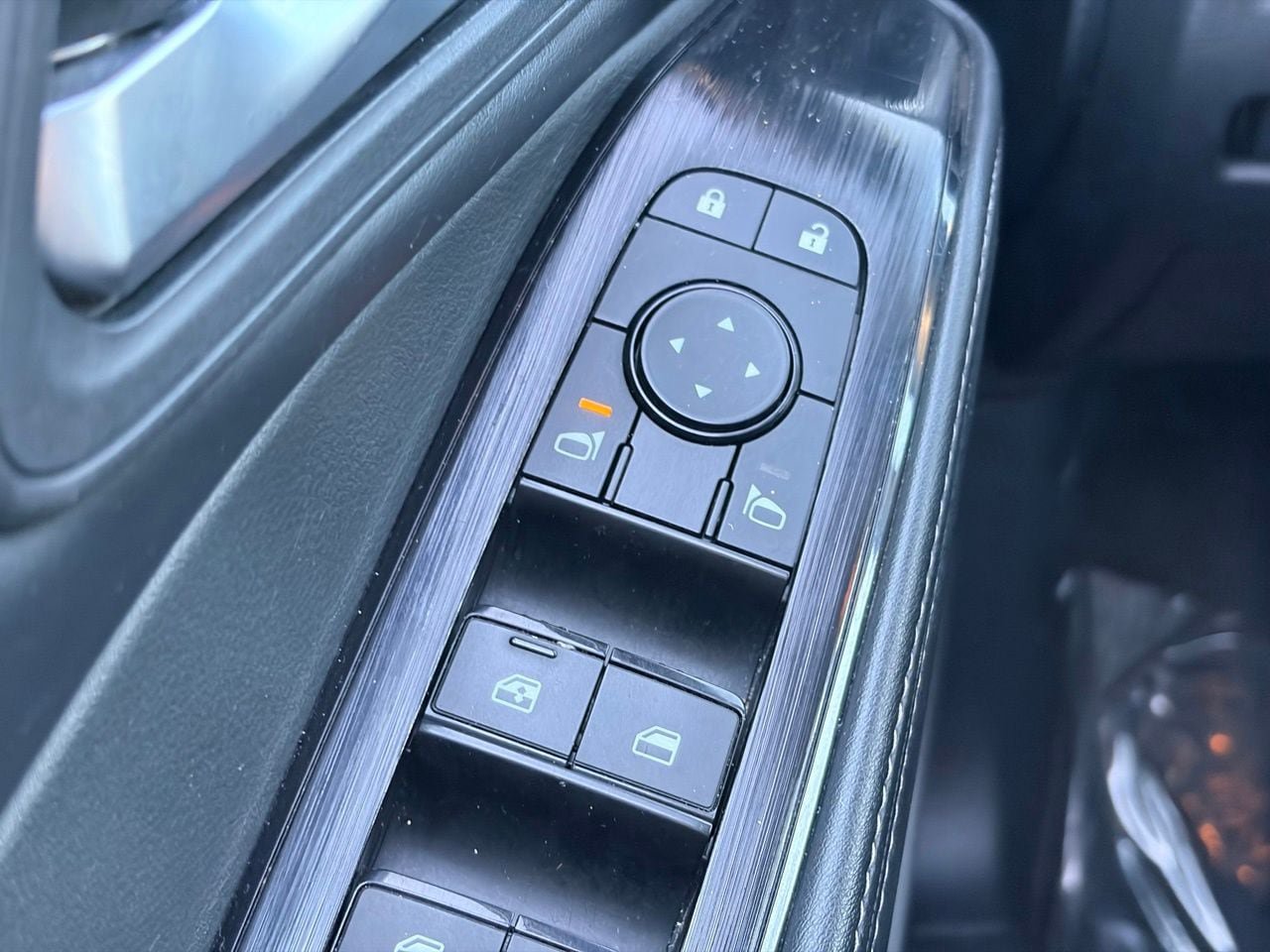 Certified 2025 Nissan Rogue SV AWD/4WD image 22