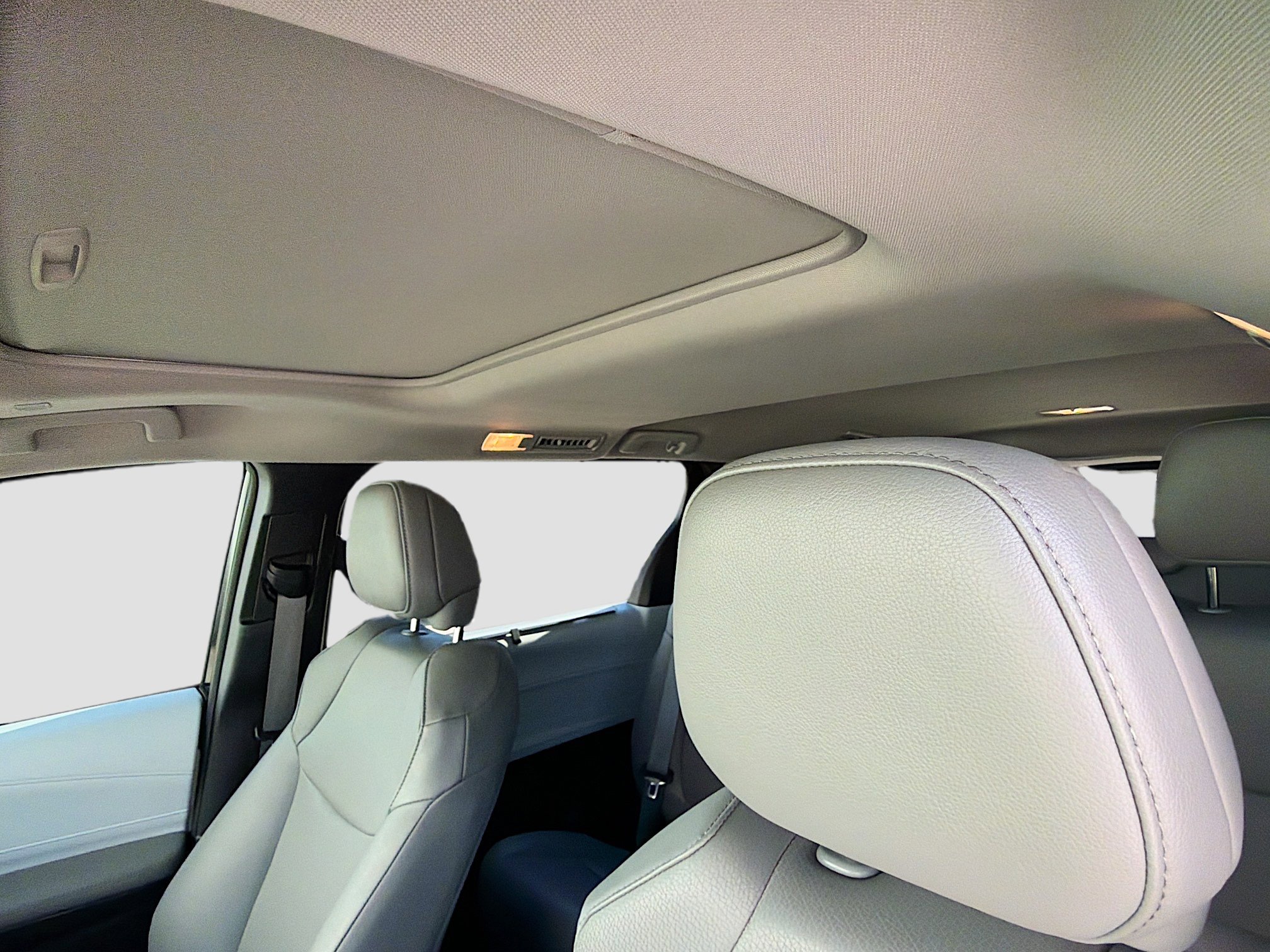 Used 2025 Toyota Sienna XLE w/ XLE Plus Package FWD image 27