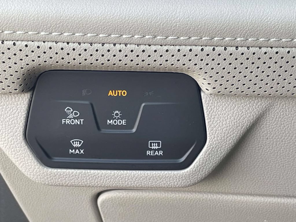 Certified 2024 Volkswagen Atlas SEL Premium R-Line AWD/4WD image 24
