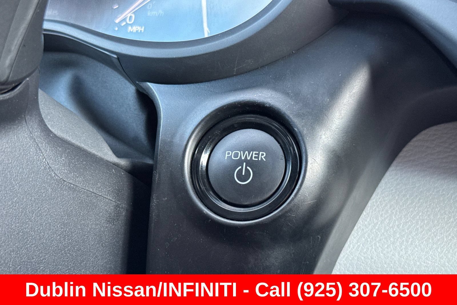 Used 2025 Toyota Sienna XLE FWD image 34