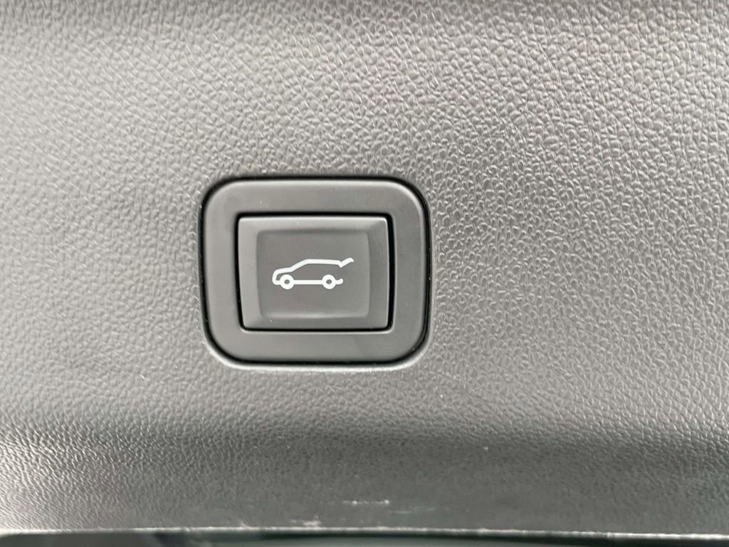 Certified 2024 Cadillac Escalade ESV Premium Luxury image 11