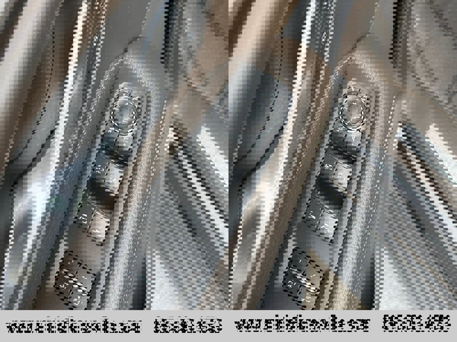 Used 2022 GMC Yukon XL Denali w/ Denali Premium Package image 14