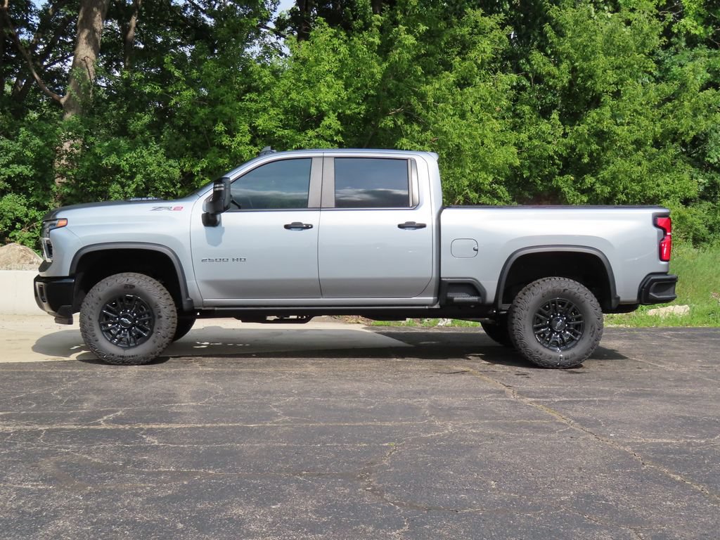 Used 2024 Chevrolet Silverado 2500 ZR2 w/ Technology Package AWD/4WD image 7
