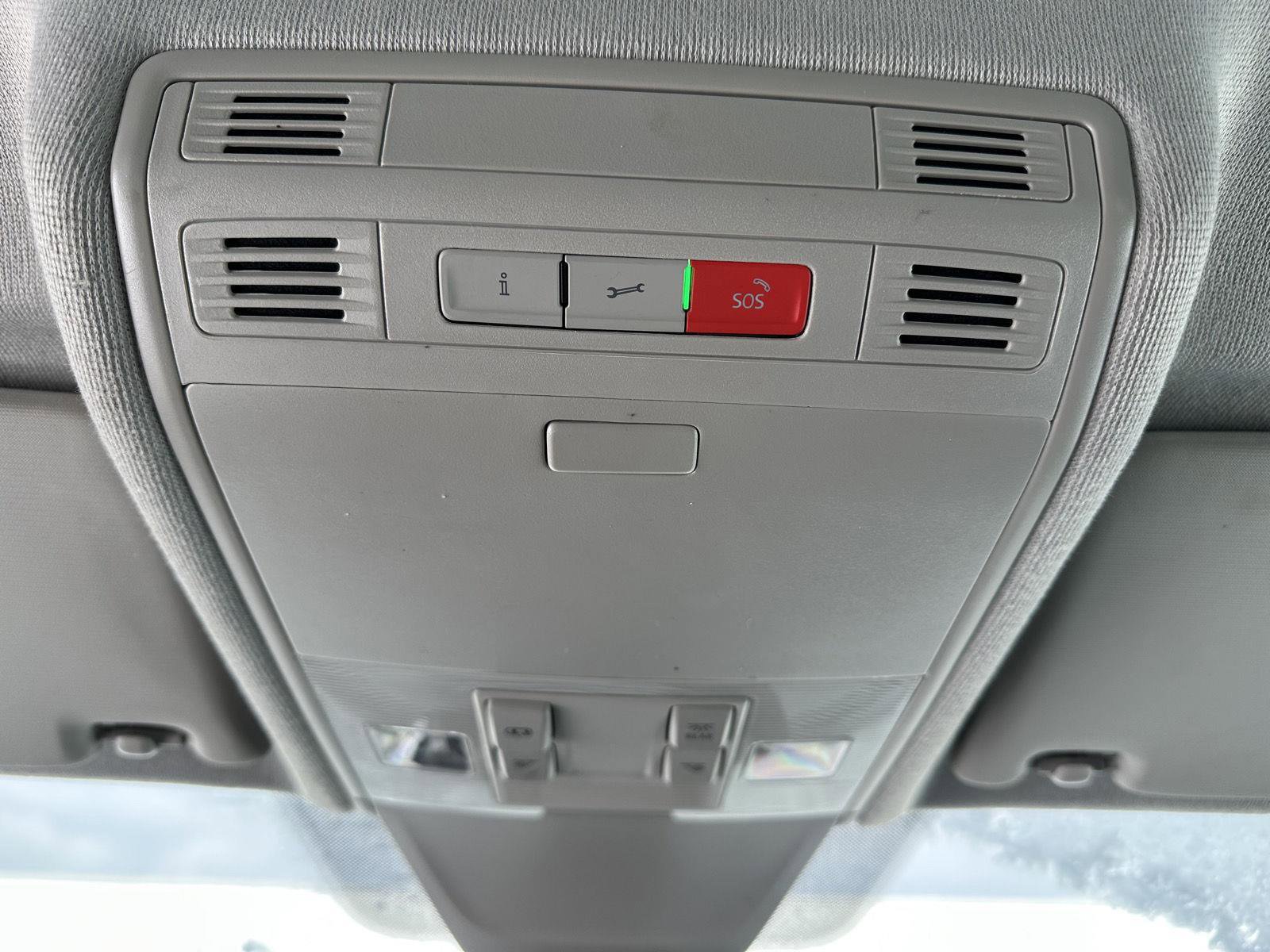 Used 2024 Volkswagen Tiguan S image 35