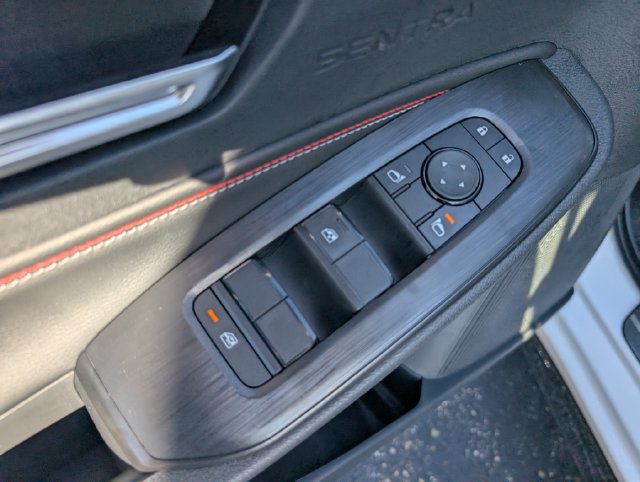 New 2027 Nissan Sentra SR w/ Floor Mat Package FWD image 11