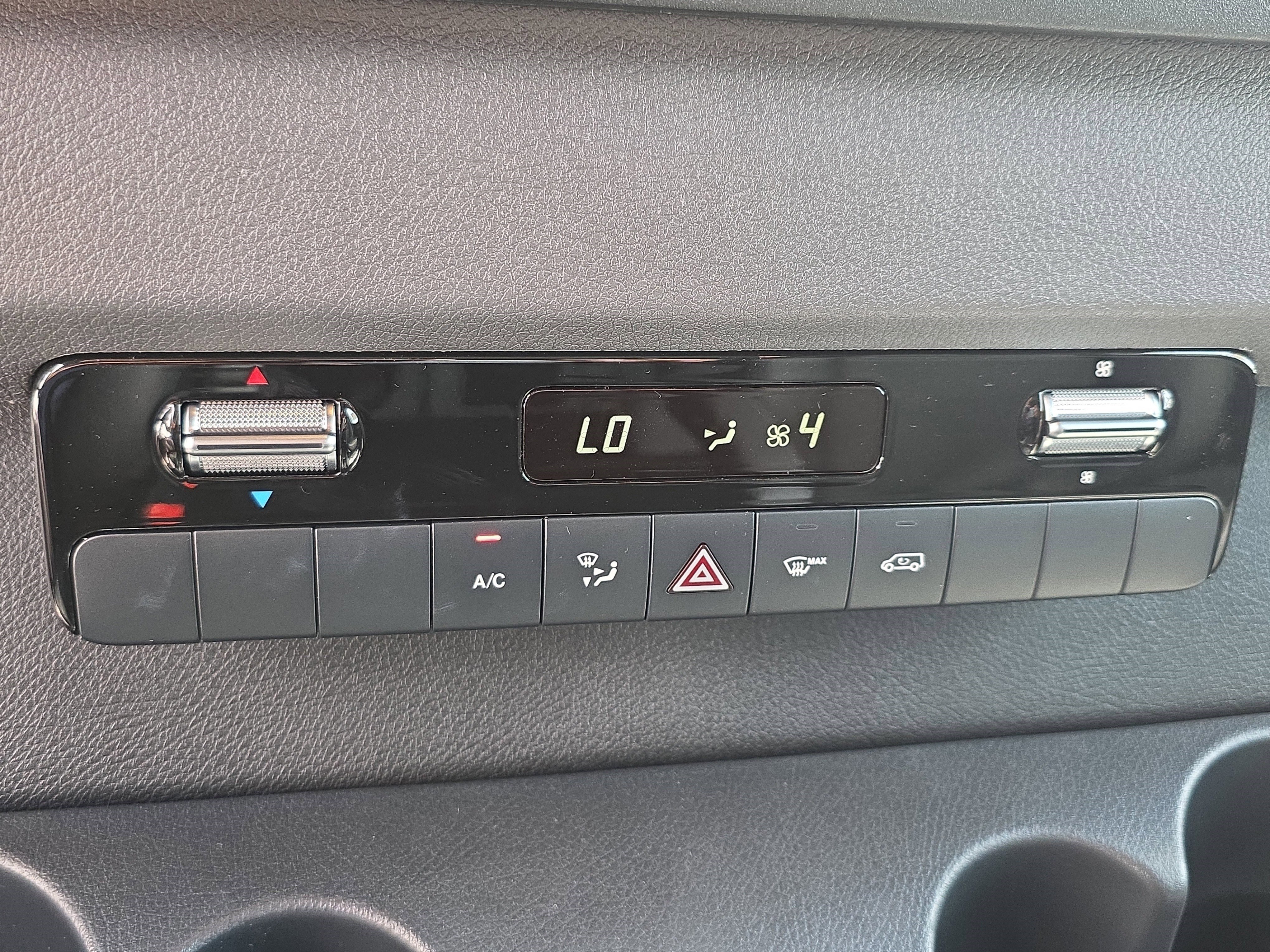 Used 2025 Mercedes-Benz Sprinter 2500 image 30