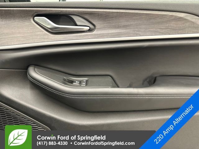 Used 2025 Jeep Grand Cherokee Limited w/ Trailer Tow Package image 12