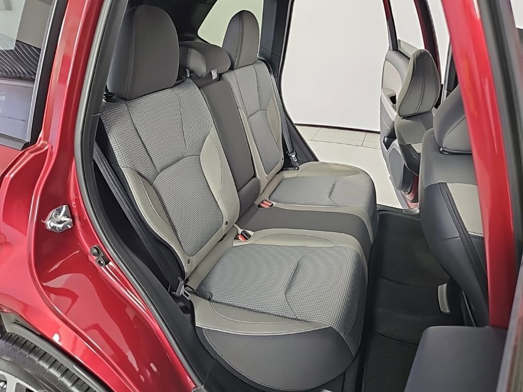 Used 2025 Subaru Forester Premium AWD/4WD image 20