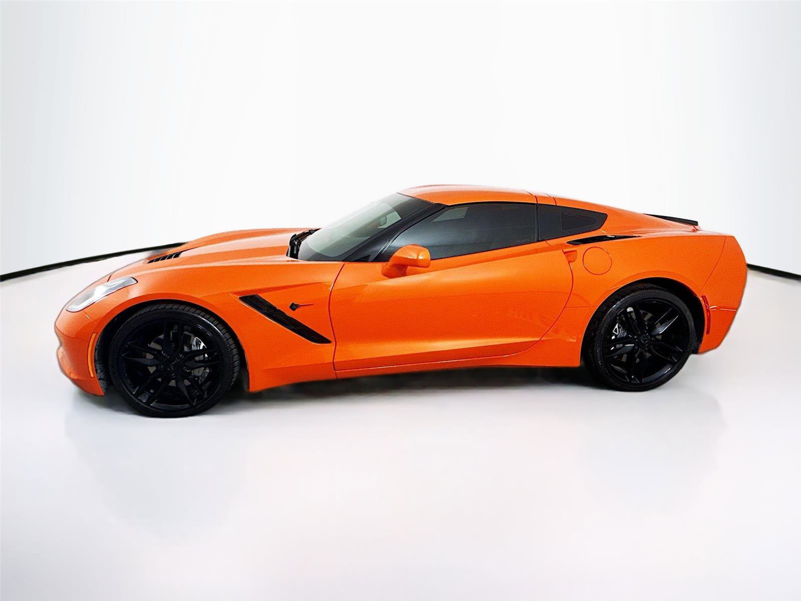 Used 2019 Chevrolet Corvette Stingray Coupe w/ 1LT image 4
