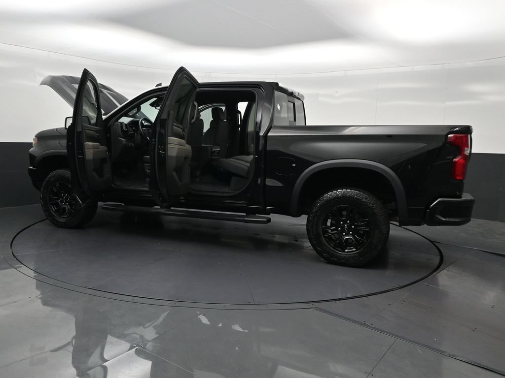 Used 2023 Chevrolet Silverado 1500 ZR2 w/ Technology Package AWD/4WD image 39