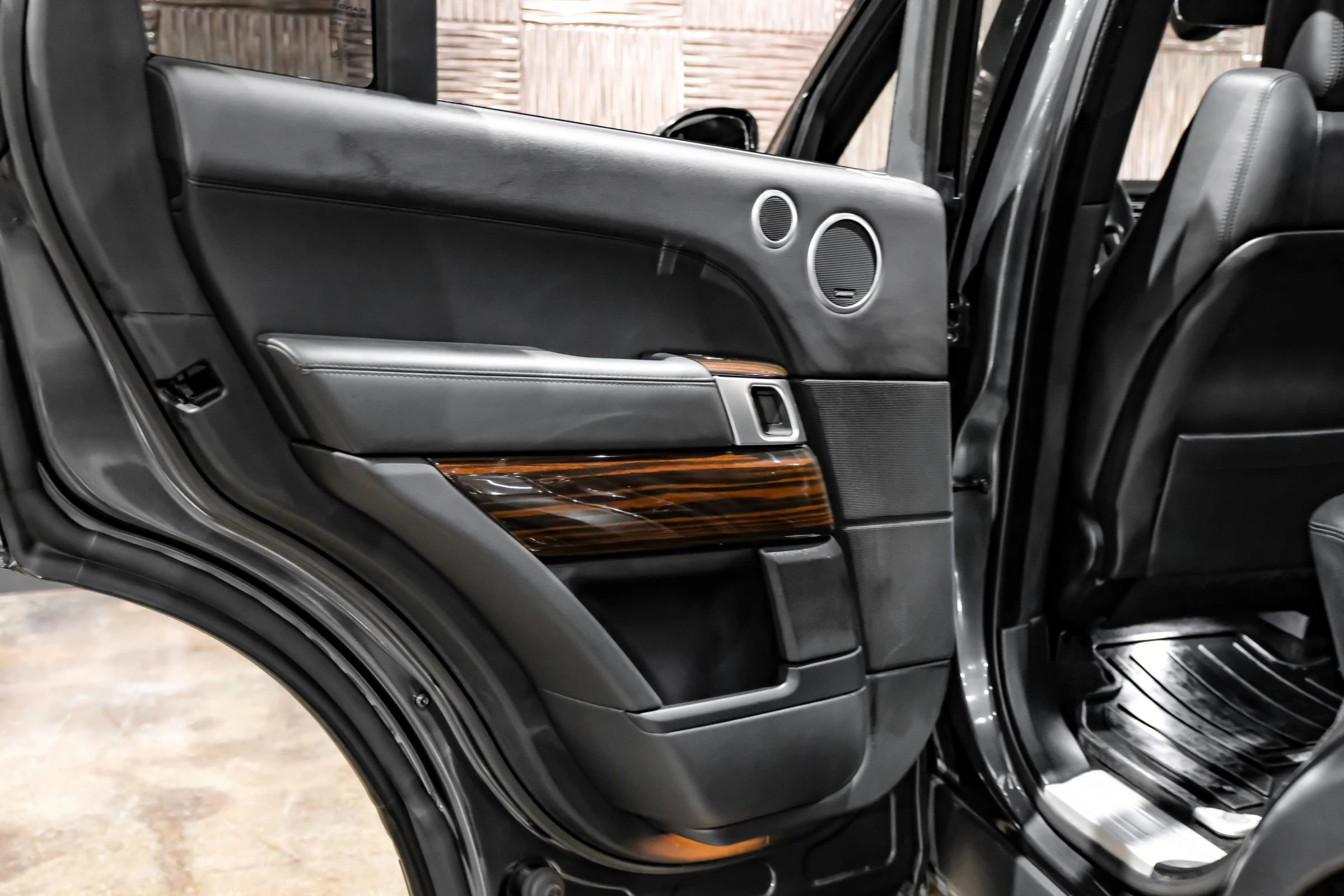 Used 2017 Land Rover Range Rover HSE image 50