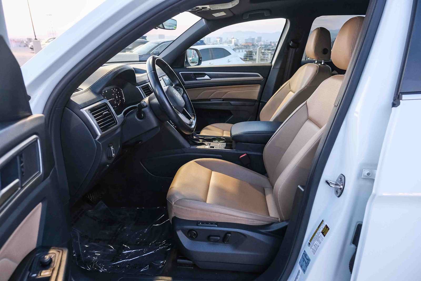 Used 2020 Volkswagen Atlas Cross Sport SEL FWD image 20