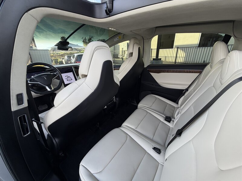 Used 2017 Tesla Model X 75D AWD/4WD image 22