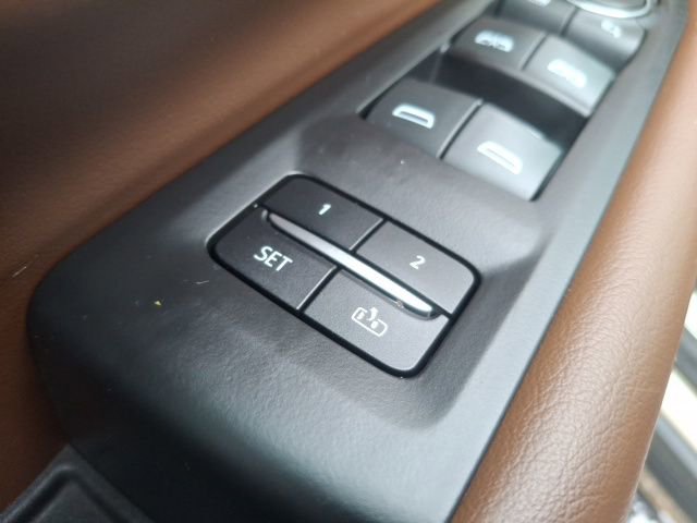 Used 2021 Chevrolet Tahoe High Country w/ Premium Package image 12