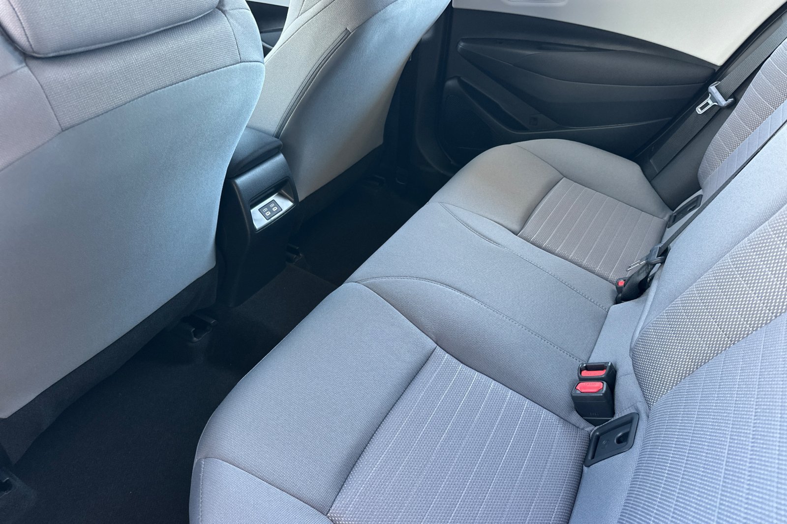 Certified 2026 Toyota Corolla SE w/ SE Package FWD image 12