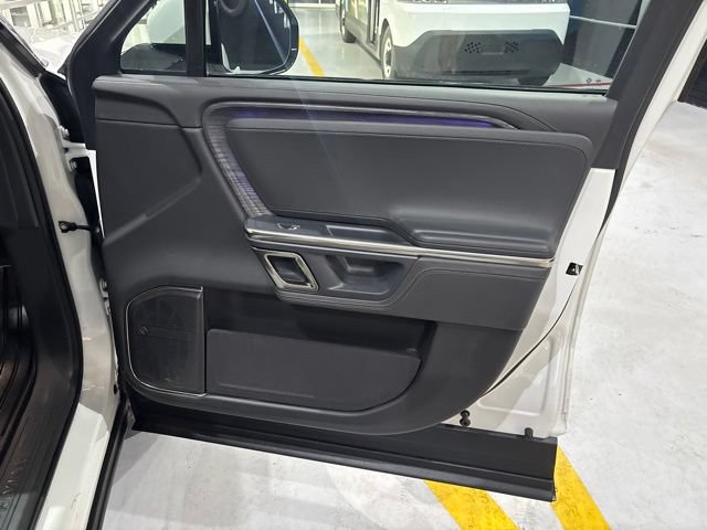 Used 2023 Rivian R1T Adventure AWD/4WD image 32