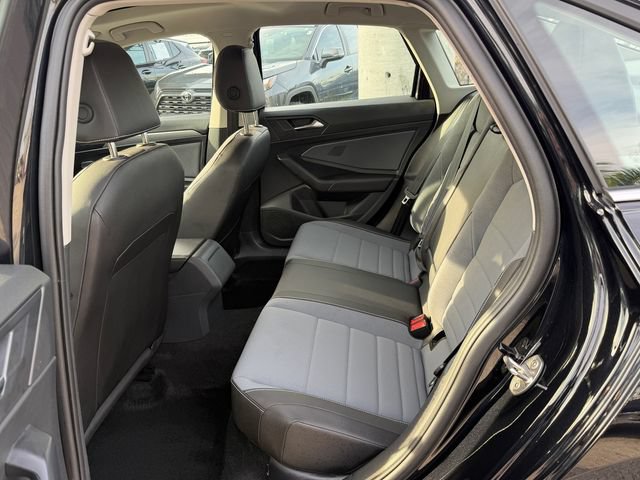 Used 2025 Volkswagen Jetta SE w/ Sunroof Package FWD image 13