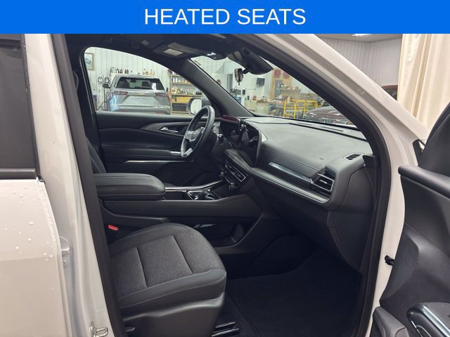 Used 2026 Chevrolet Traverse LT FWD image 13