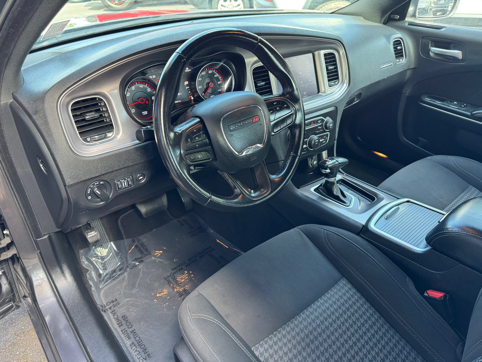 Used 2023 Dodge Charger SXT RWD image 10