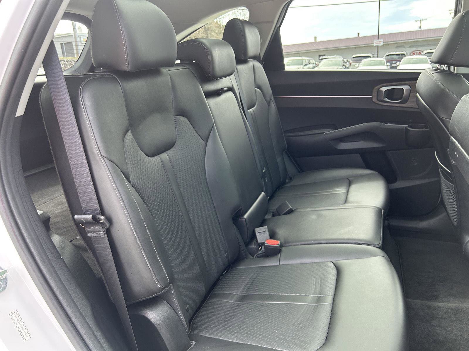 Used 2023 Kia Sorento S w/ Panoramic Sunroof Package image 11