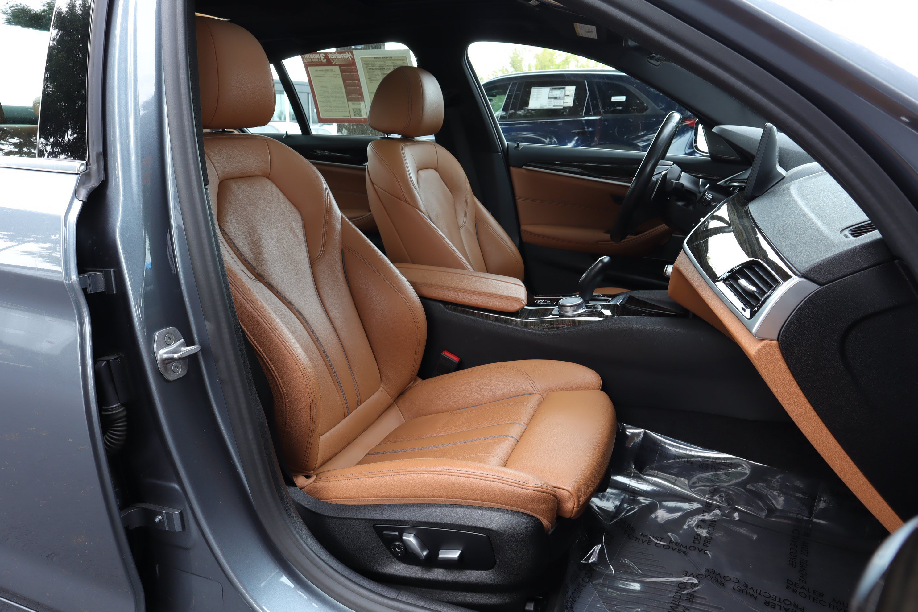 Used 2021 BMW 530i w/ Premium Package RWD image 28