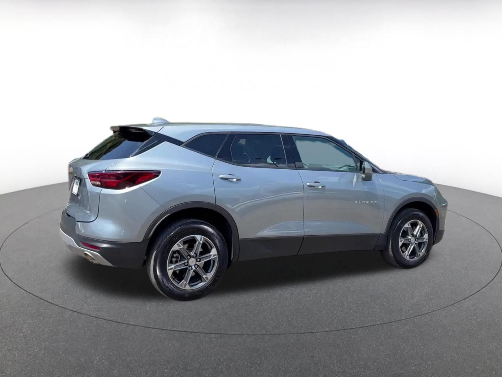 Used 2025 Chevrolet Blazer LT FWD image 15