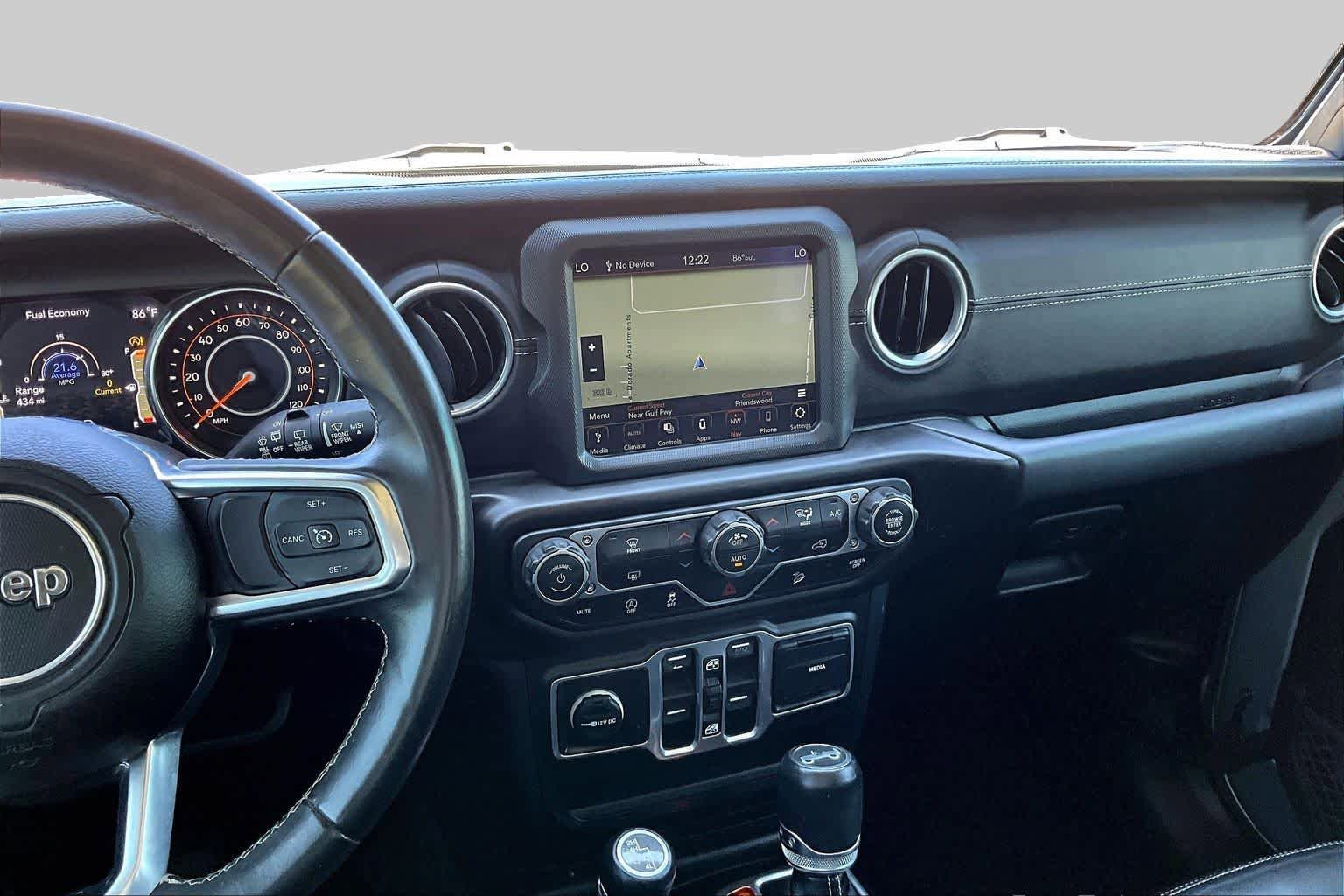 Used 2018 Jeep Wrangler Unlimited Sahara AWD/4WD image 7