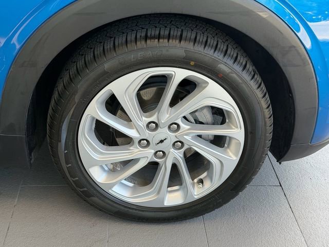 Used 2023 Chevrolet Bolt EUV LT w/ Driver Confidence Package FWD image 16